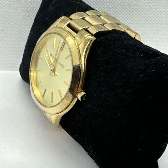 Michael Kors Slim Runway MK3179 Women's Gold Tone Analog Dial Wrist Watch JNA250 - Picture 2 of 11